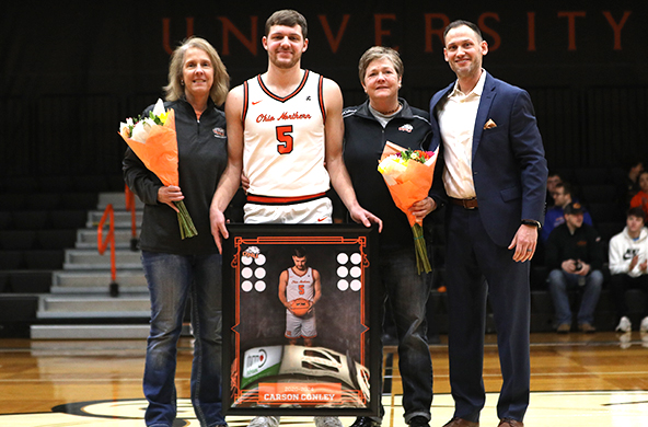 Men's Basketball wraps up season with with 70-55 win against Muskingum on Senior Day