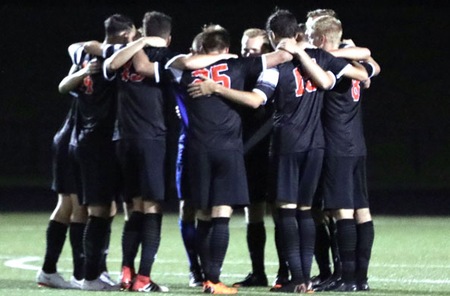 Men's Soccer topples Rose-Hulman (Ind.) for fifth straight win