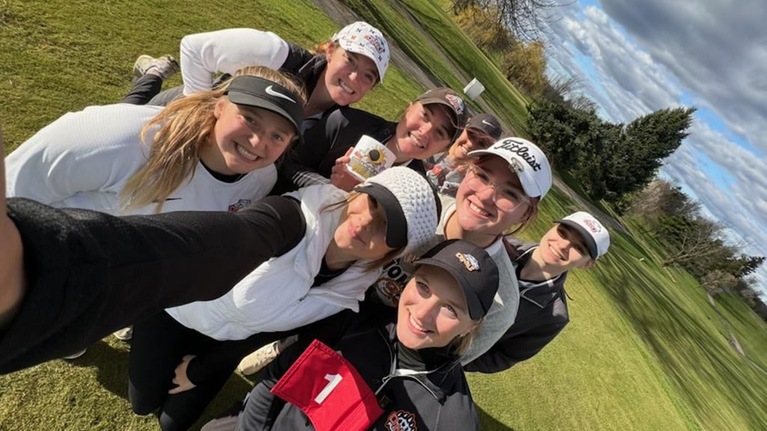Women's Golf wins 14-team Polar Beaver Invitational