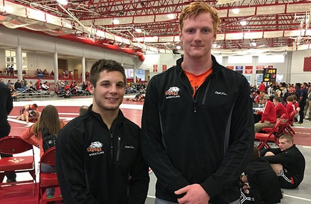 Gavin Nelson, Nate Barcaskey advance to semifinals to lead Wrestling on Day 1 of NCAA III Central Regional Championships at Wabash