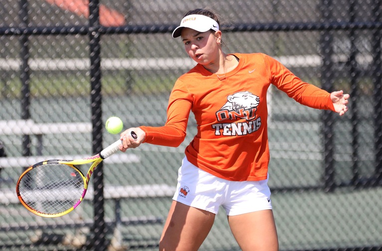 Women's Tennis improves to 5-1 in league play with 9-0 shutout of Baldwin Wallace