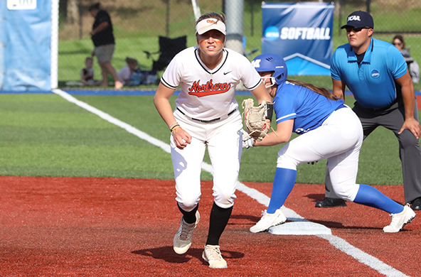 No. 24 Softball edged in extra innings 5-4 by Millikin (Ill.) on first day of NCAA III Tournament