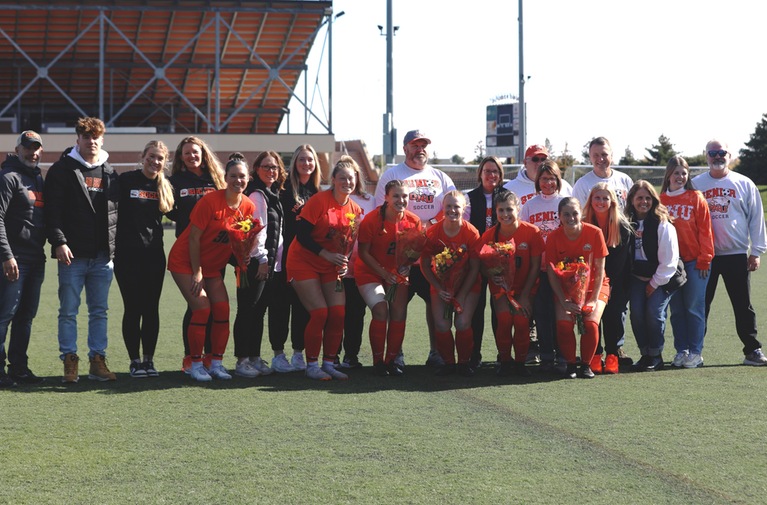 Women's Soccer celebrates Senior Day with 3-0 win over Marietta for fourth straight victory